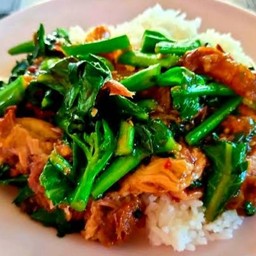 ข้าวคะน้าขาหมูตุ๋น