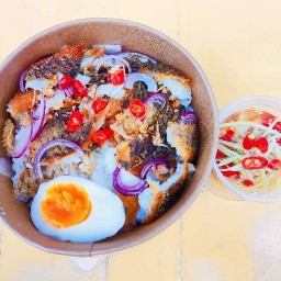 ครัวหัวมุม อาหารตามสั่ง ข้าวปลาแกะ ม.รัตนาธิเบศร์