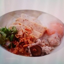 [ร้านก๋วยเตี๋ยวต้มยำไข่หวาน เล้งแซ่บ] ก๋วยจั๊บเวียดนามทรงเครื่องไข่ออนเซน