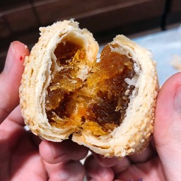 เปี๊ยะไส้สับปะรด