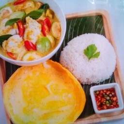 [ร้านไข่เจียวทรงเครื่อง] ข้าวไข่เจียว + เขียวหวานไก่