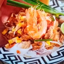[ร้านสยามอัมพวา] ผัดไทยทะเล