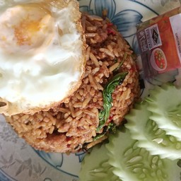 ข้าวผัดกระเพราคลุก+ไข่ดาว