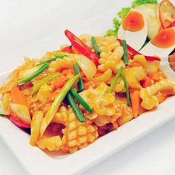 ปลาหมึกผัดไข่เค็ม