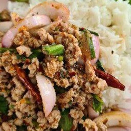 ข้าวลาบหมูสับ