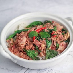 ข้าวอบกะเพราเบค่อน