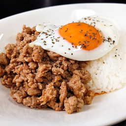ข้าวหมูสับผัดพริกเผา+ไข่ดาว