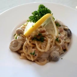 สปาเก็ตตี้ครีมซอสเห็ด