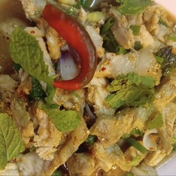 น้ำตกหมูติดมัน