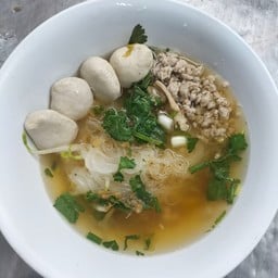 ก๋วยเตี๋ยวลูกชิ้นหมูน้ำใส ลาดพร้าว101 ลาดพร้าว101