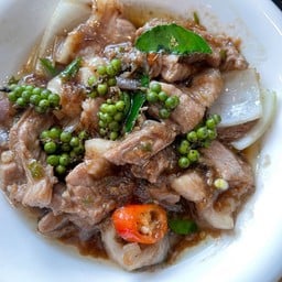 หมูผัดกะปิพริกสด(เพิ่มสะตอ)
