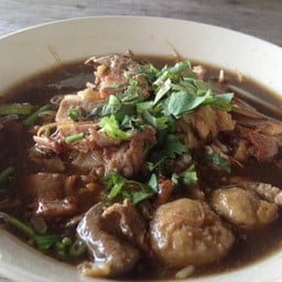 ก๋วยเตี๋ยวเนื้อ เน่้อตุ๋นลูกชิ้นเอ็นแก้ว
