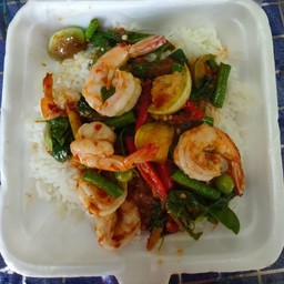กุ้งผัดพริกแกงราดข้าว