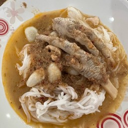 ขนมจีน-น้ำยากะทิ ใส่ขาไก่ - พร้อมผัก