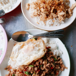 กระเพราเนื้อ