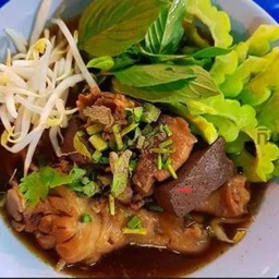 น้องอันวาก๋วยเตี๋ยวไก่มะระ ข้าวมันไก่