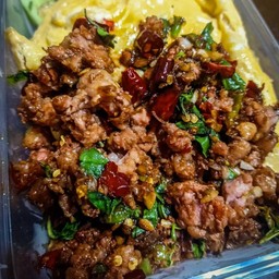 ข้าวกะเพราแหนมหมู