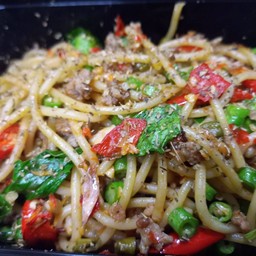 สปาเก๊ตตี้กะเพราเนื้อสับ