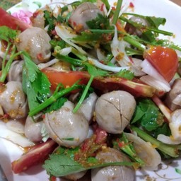 ยำลูกชิ้นโกเด้งเนื้อ