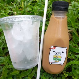 กาแฟเย็นพร้อมดื่ม+น้ำแข็ง1แก้ว
