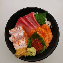 ข้าวหน้าซามูไรไข่แซลมอน