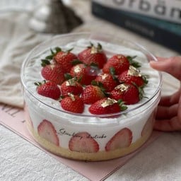 สตอเบอรี่ช็อตเค้ก 1.5 ปอนด์