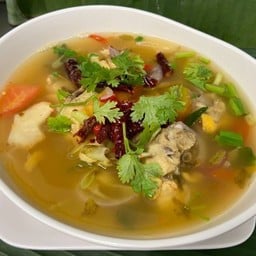ต้มยำไก่ใบมะขาม