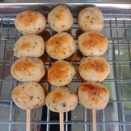 โก้ สีหราช ลูกชิ้นปิ้ง สาขา วัดลุ่ม