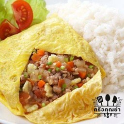 ไข่ยัดไส้ไก่สับราดข้าว
