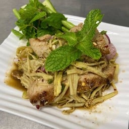 ซุปหน่อไม้คอหมูย่าง