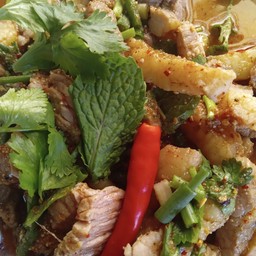 น้ำตกเนื้อติดมัน