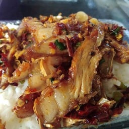 ผัดพริกเกลือ (ราดข้าว)