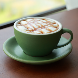 คาราเมลมัคคิเอโต้ร้อน