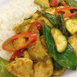 ข้าวราดผัดแห้งแกงเขียวหวาน