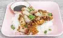 ข้าวหมูกรอบ (ไม่มี น้ำหมูแดงลาดนะคะ)