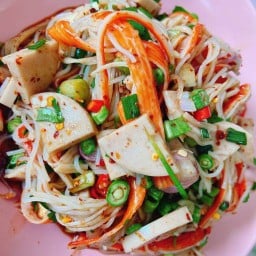 ไข่กระทะ และ ยำระเบิด