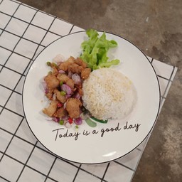 ข้าวสามชั้นทอดน้ำปลา