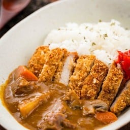 ข้าวเเกงกระหรี่ญี่ปุ่น หมูคัตสึ