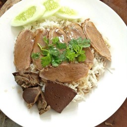 เจ๊อ้อยข้าวมันไก่