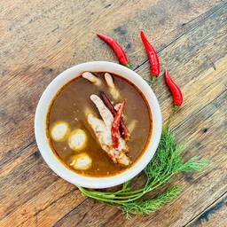 ขนมจีน-น้ำยาป่า ใส่ขาไก่-พร้อมผัก