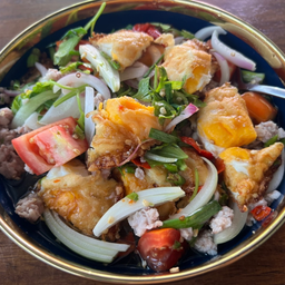 ยำไข่ดาวหมูสับ