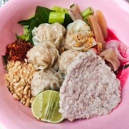 เกี๊ยวกุ้ง เย็นตาโฟต้มยำ