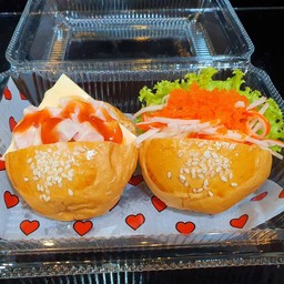 ปังไส้กรอกไก่ชีส+ปังปูอัดไข่กุ่ง