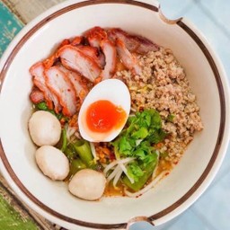 ก๋วยเตี๋ยวต้มยำ หมูแดง