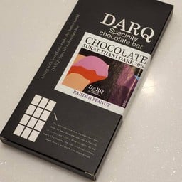 Surat Thani dark 70% raisin & peanut bar 50g