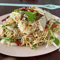 ยำมาม่าหมูยอ