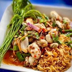 ยำผักกรูดหอยนางรม น้ำพริกเผา