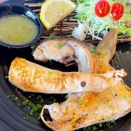 แก้มปลาฮามาจิย่างเกลือ