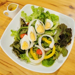 สลัดไข่ต้ม