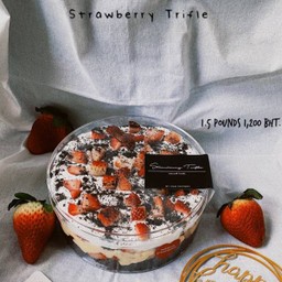 Strawberry trifle 1.5 pound
